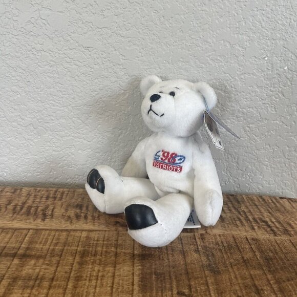 98' NEW ENGLAND PATRIOTS BLEDSOE 11 LIMITED TREASURES Premium Bear Beanbag - Picture 2 of 10